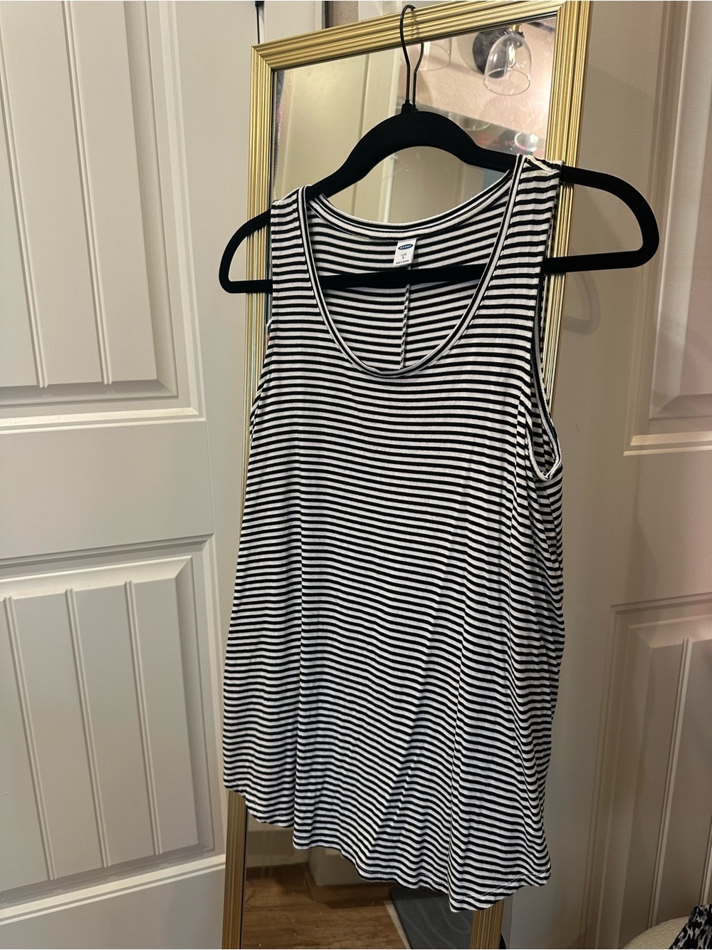 Old Navy B/W Tank